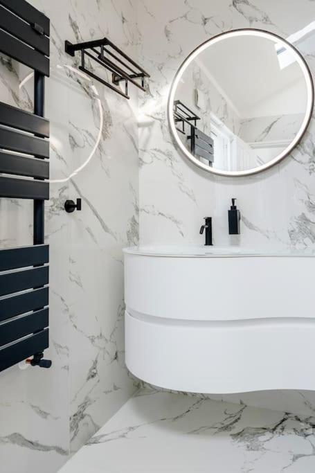 Вилла House 10 Mins To Tower Bridge Hot Tub & Parking Лондон Экстерьер фото